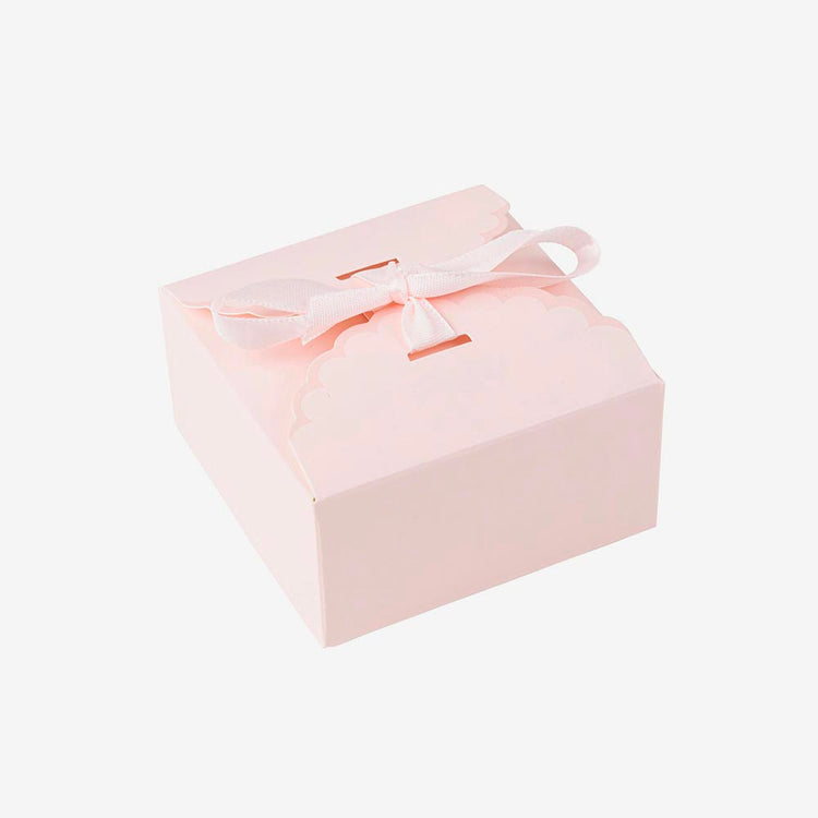 10 contenants rose poudré et rose, un écrin raffiné pour des douceurs