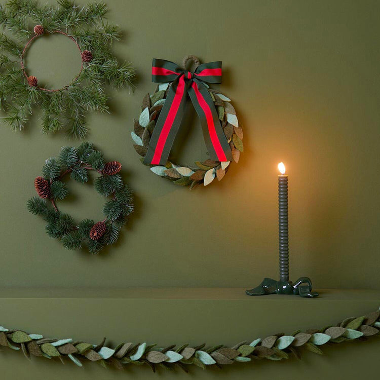 Couronne de Noël feuilles vertes : décoration fêtes de Noël