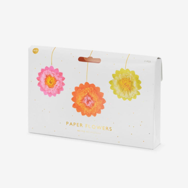 3 fleurs en papier de soie : accessoire deguisement paques