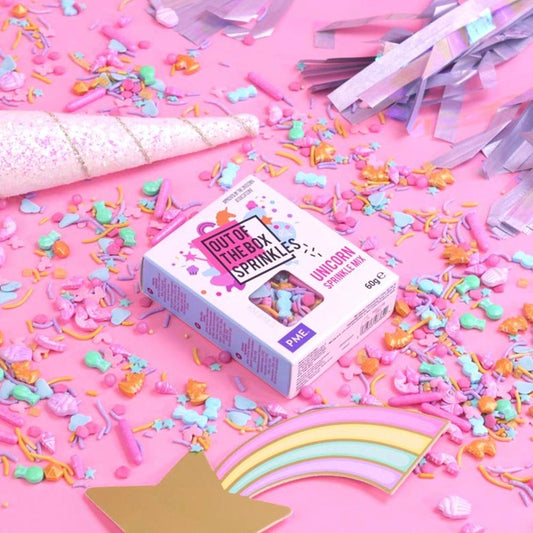Anniversaire licorne : confettis en sucre pour décorer le gâteau
