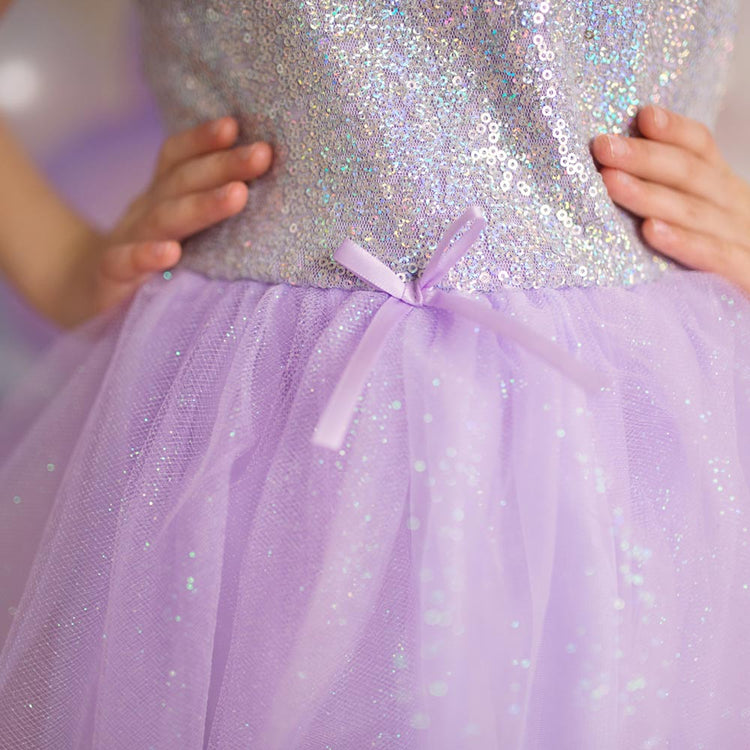 Robe de princesse mauve Ă sequins, costume magique