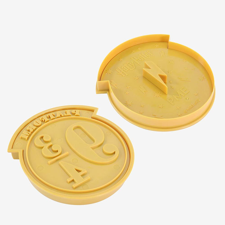 Emporte piece plateforme 9 3/4 : gateau anniversaire harry potter