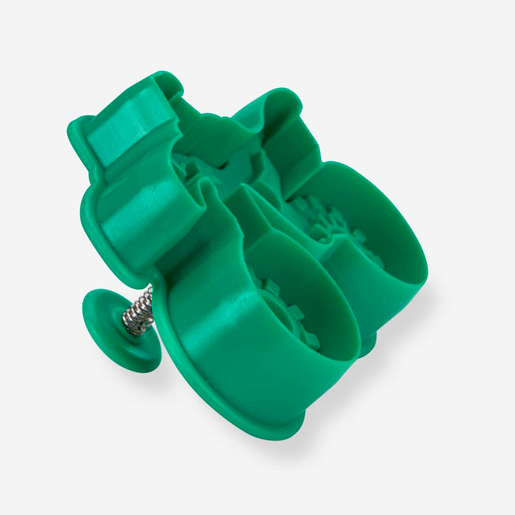 emporte piece moto avec poussoir facile pour faire la cuisine avec les enfants