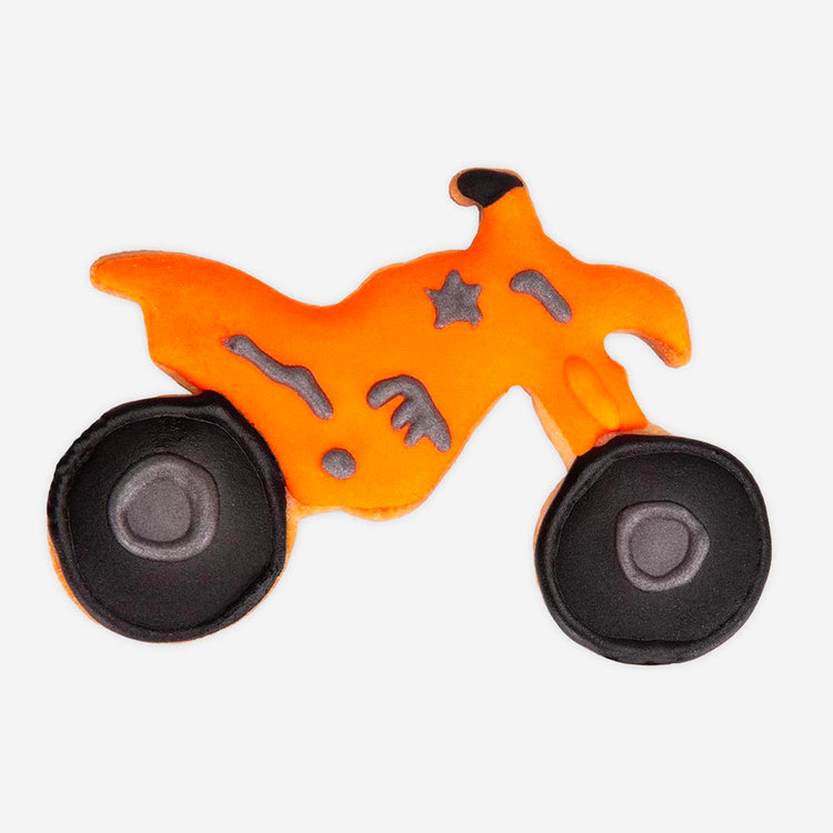 emporte piece moto avec poussoir pour faire des gateaux à offrir