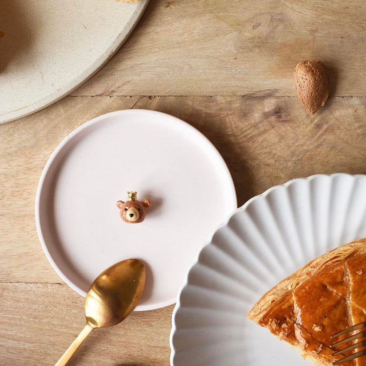 Fève en céramique ours pour garnir votre galette des rois