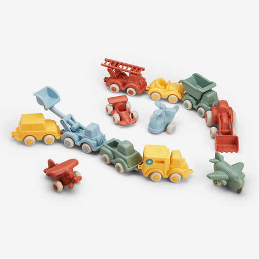 petits jouets en forme de véhicules à offrir en cadeau d'anniversaire