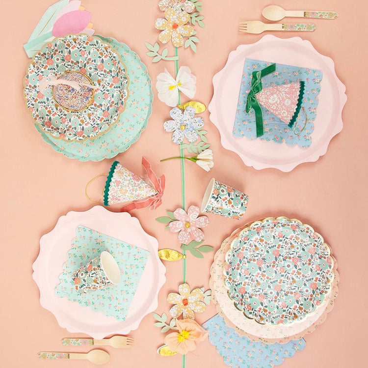 Serviettes vintage fleuries pour mariage ou anniversaire rétro