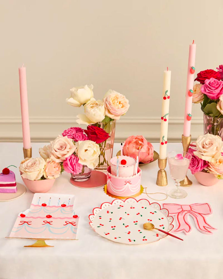 Assiettes en carton pour gâteau, design joyeux pour anniversaire