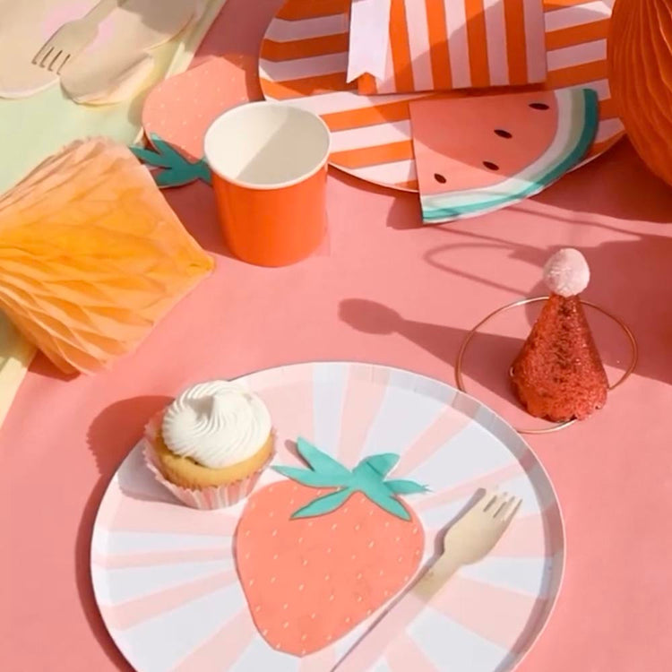 Serviettes papier fraise, ambiance estivale pour anniversaire