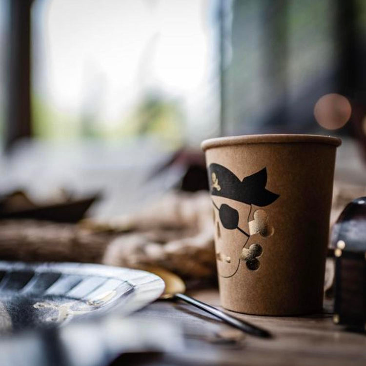 8 gobelets jetables pirate noir et doré pour déco table fête déguisée pirate