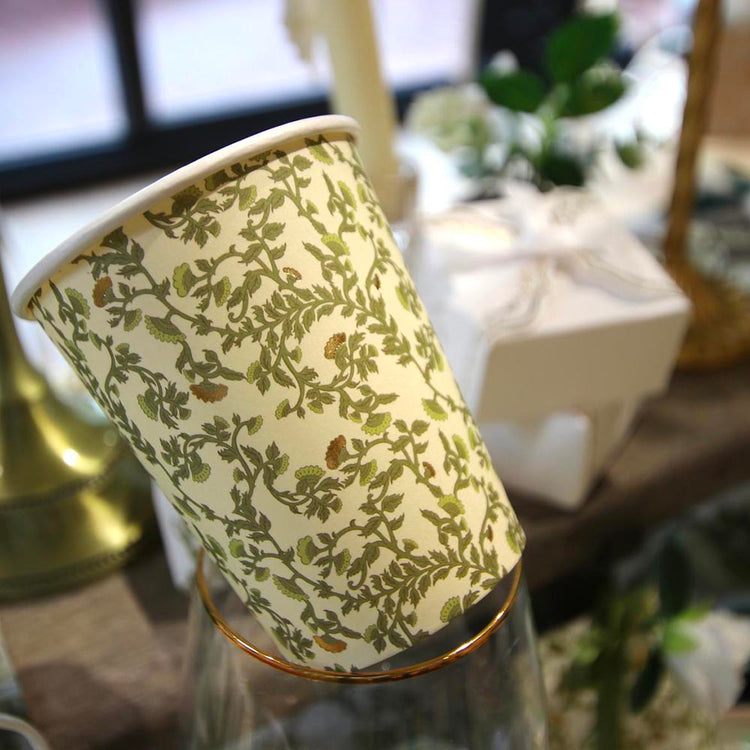 Vaisselle jetable : gobelets en carton vert botanica