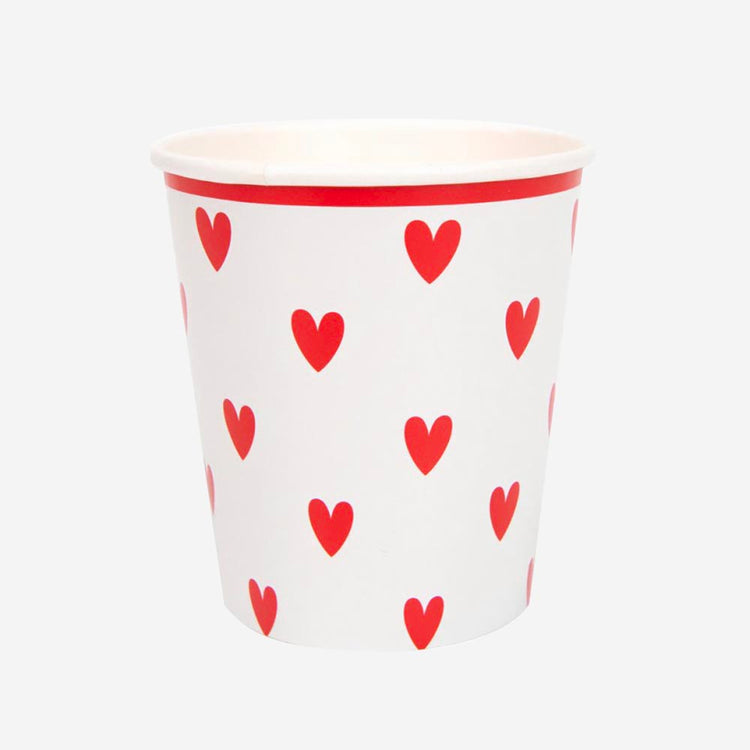 Gobelets rouges Ă cĆurs pour dĂ©co dâanniversaire romantique