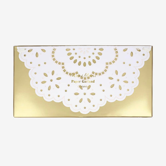 Guirlande blanche broderie anglaise, déco romantique