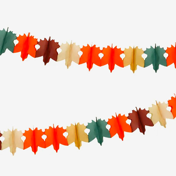 guirlande en papier feuilles d'automne dĂ©coration suspendre pour une fĂȘte d'anniversaire