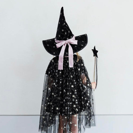Cape tulle noire étoilée : déguisement d'Halloween