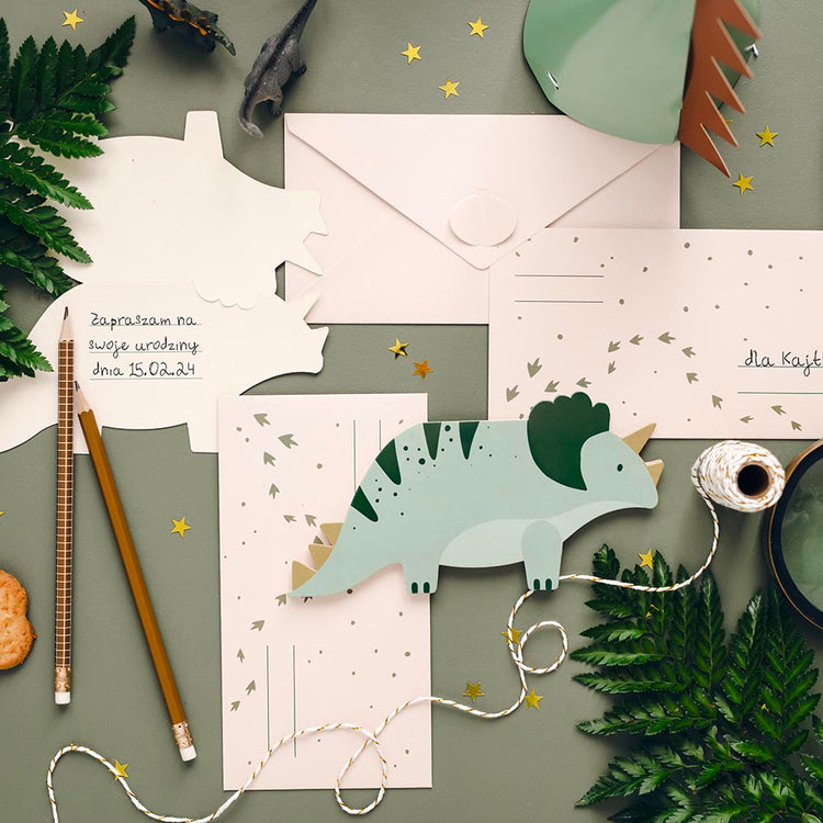 Célébrez l'anniversaire d'un fan de dinosaures avec ces invitations