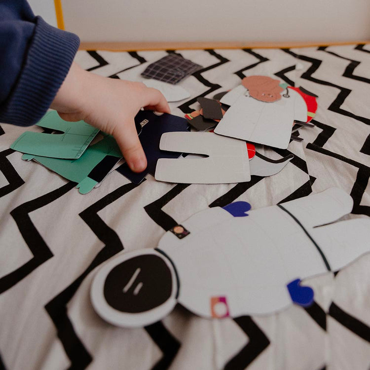 Jeu magnétique souris à habiller en pompier, astronaute médecin : idée activité enfant