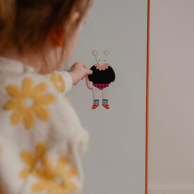 Jeu magnétique sur le thème des métiers créatifs : musicien, peintre, clown, idée cadeau anniversaire enfant