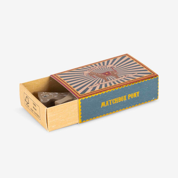 Cheval en bois décoration anniversaire cirque