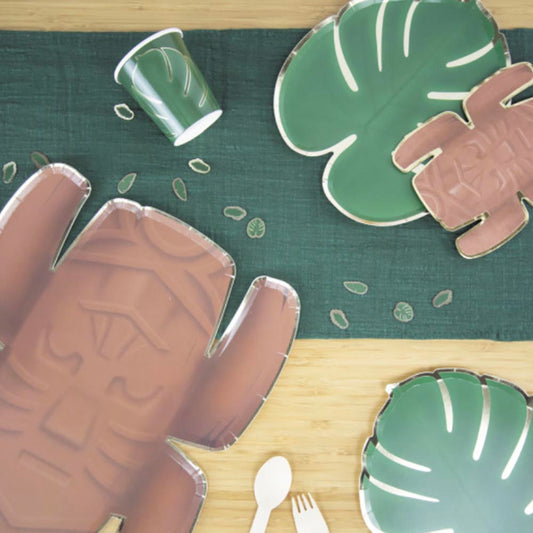 2 plateaux et assiettes totem : deco de table anniversaire koh lanta