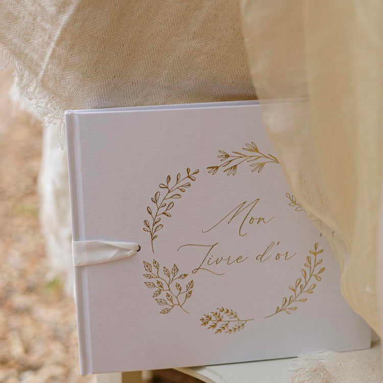Carnet livre d'or blanc et doré, élégant et intemporel