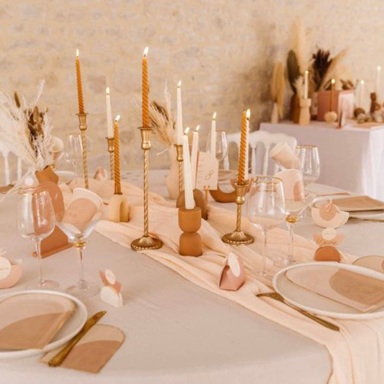 decoration de table mariage : numéro de table chiffre blush