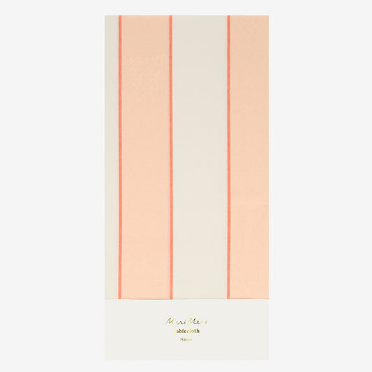 Ajoutez une touche douce avec cette nappe à rayures roses