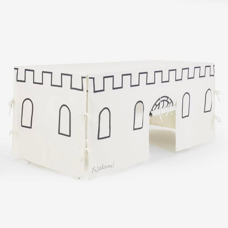 Nappe cabane chĂąteau fort, parfaite comme accessoire de fĂȘte original