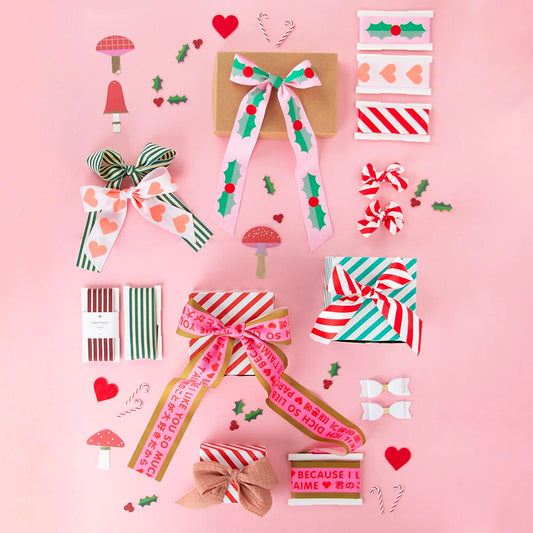 Ruban avec cœurs pour emballage cadeau ou décoration de table