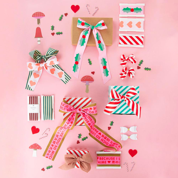 Ruban avec cœurs pour emballage cadeau ou décoration de table
