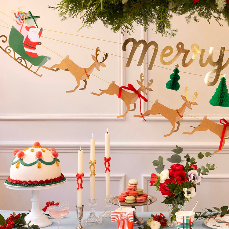 comment dresser une table noel originale avec 8 gobelets en carton rouges avec noeud