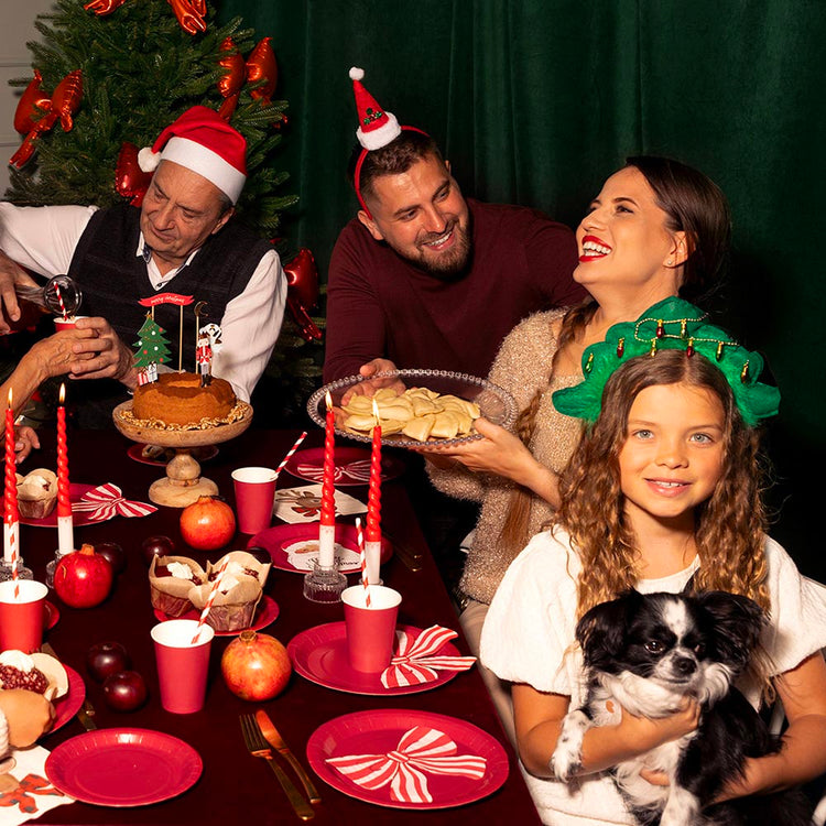 serviettes en papier noeuds rouges rétro pour une déco de la table de noël
