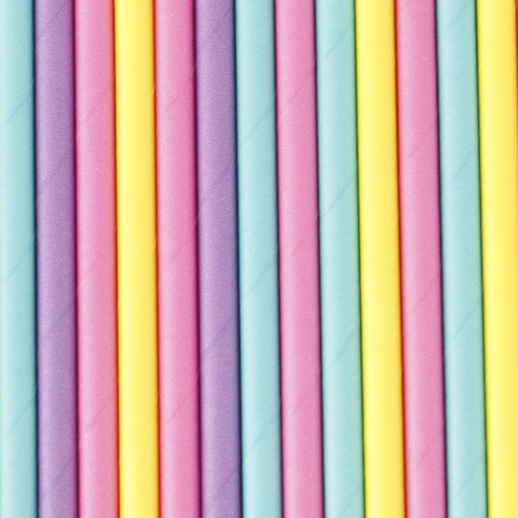 Décoration d'anniversaire : pailles multicolores pour anniversaire