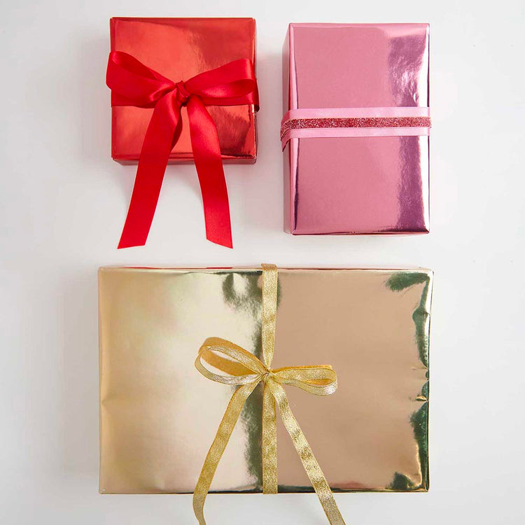 Noël - Papier cadeau : 1 rouleau doré parfait pour emballer ses cadeaux