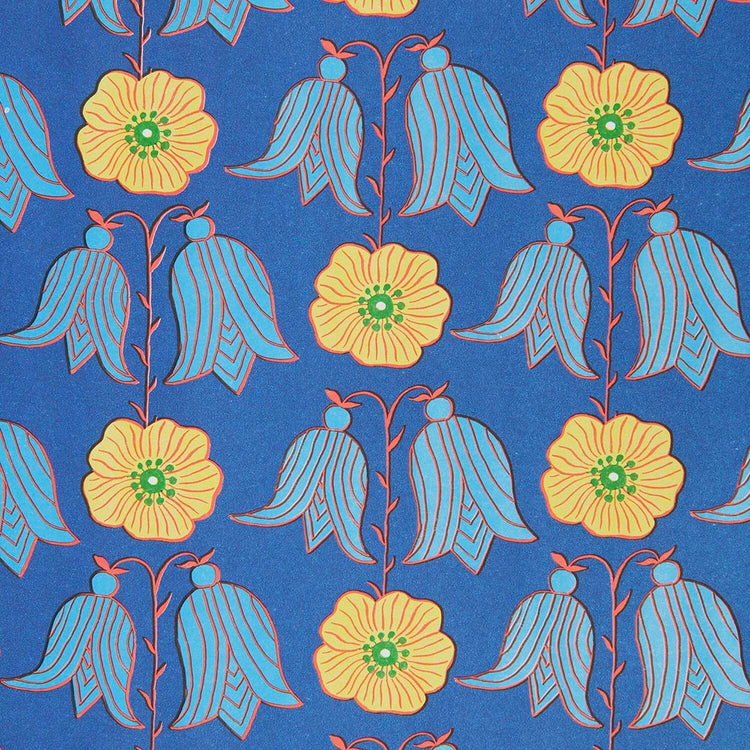 Rouleau à fleurs bleues pour emballer avec style