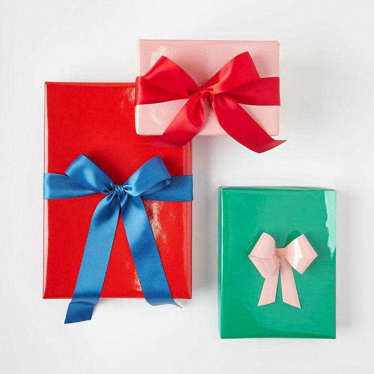 Rouleau vert intense pour un emballage élégant