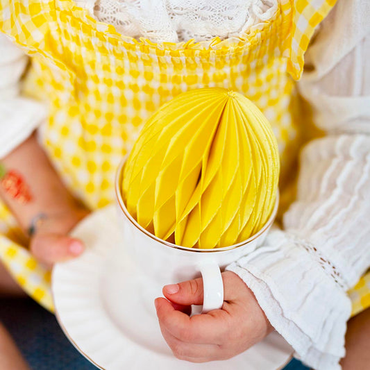Oeuf alvéolé jaune : decoration de paques originale
