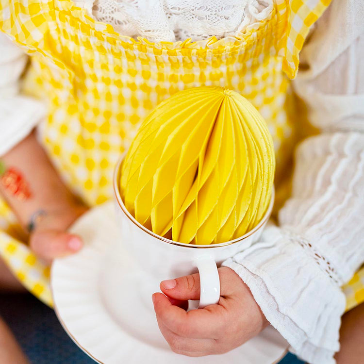 Oeuf alvéolé jaune : decoration de paques originale
