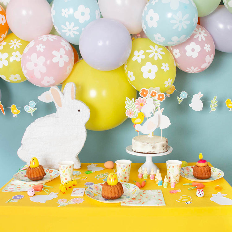 Assiettes en carton Pâques avec motifs de lapins et de fleurs