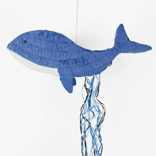 Pinata baleine parfait pour un anniversaire animaux marins