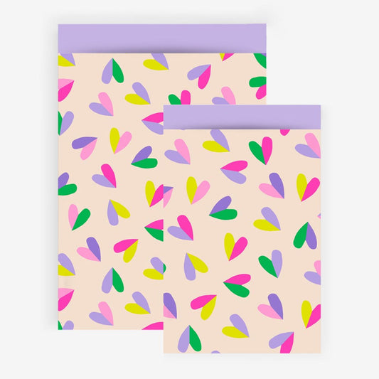 Pochette en papier cœurs bicolores, parfaite pour un mariage ou anniversaire