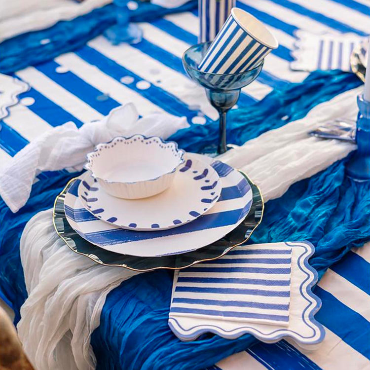 Confettis bleus pour une déco festive et joyeuse