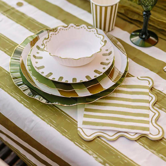 6 assiettes kaki rayées pour table élégante