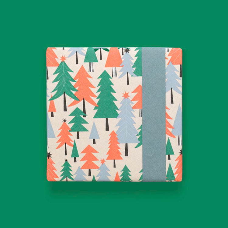 1 rouleau de papier cadeau sapins de couleurs