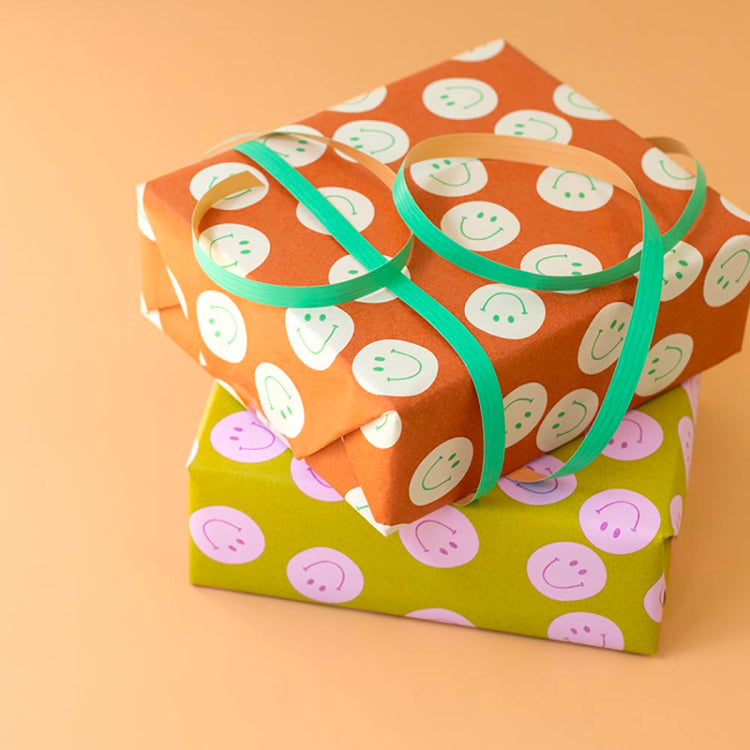 Rouleau papier cadeau smiley pour anniversaire, pochette surprise ou calendrier de l'avent