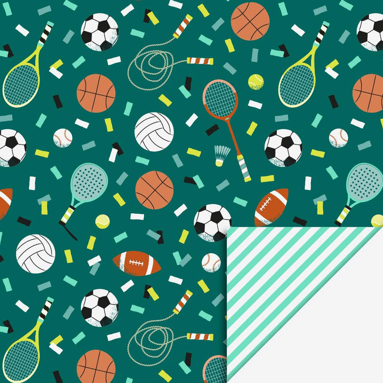 Papier cadeau motif sports, idéal pour un fan de foot ou basket