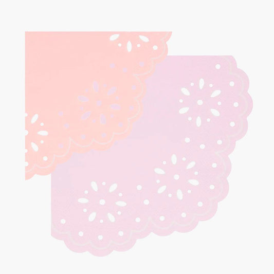 Serviettes roses broderie, ambiance douce et raffinée