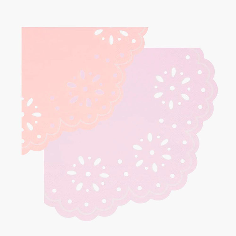 Serviettes roses broderie, ambiance douce et raffinée