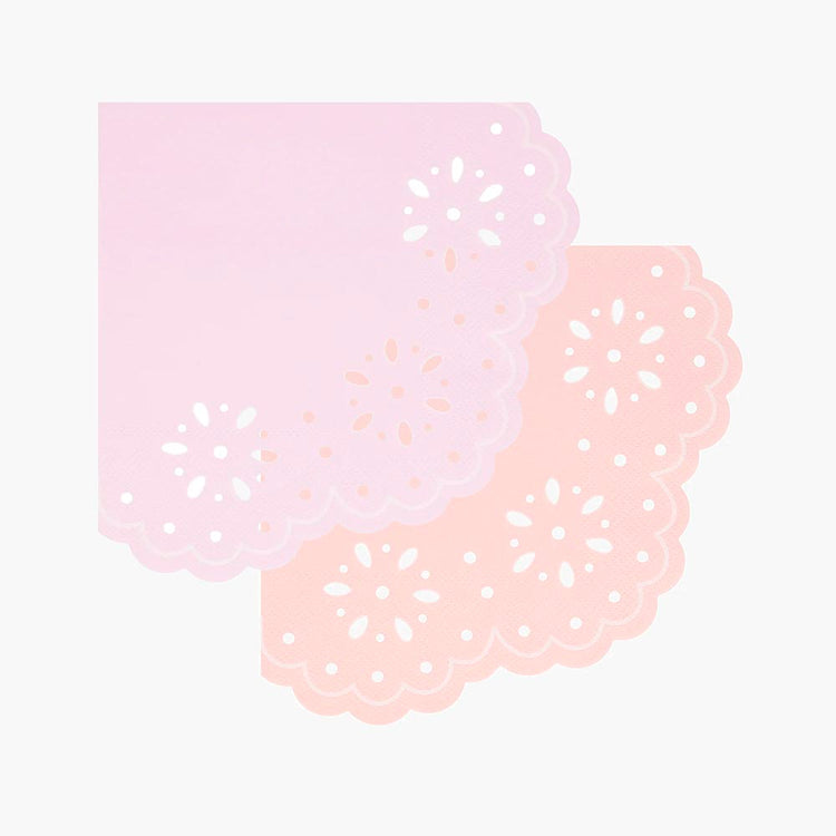 Serviettes rose pastel, touche romantique pour table de mariage