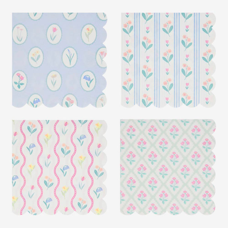 Serviettes Ă motif fleurs, charme champĂȘtre pour rĂ©ception